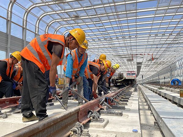 重庆轨道交通18号线建设现场。唐鑫摄
